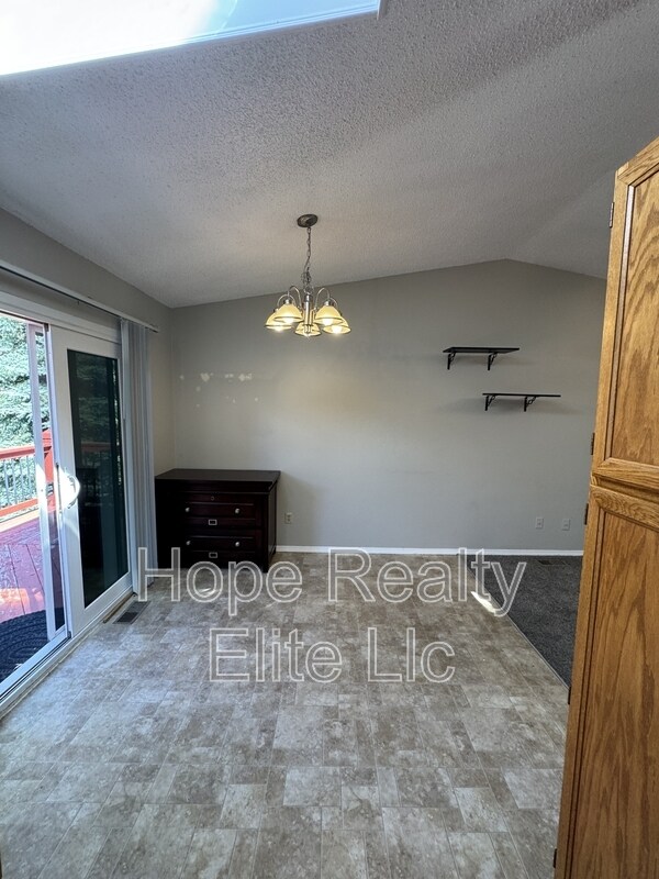 Building Photo - 6950 Sagewood Ct
