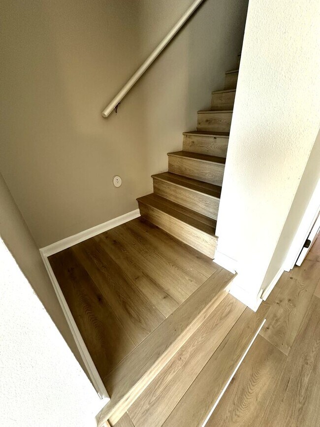 Building Photo - Tierra Verde WATERFRONT Annual Unfurn. 3BR 3BA 2 Car Tandem Garage Townhome w/SLIP