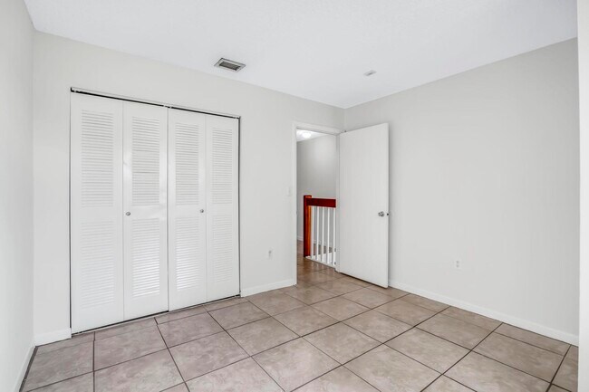 Building Photo - 5200 NW 31st Ave