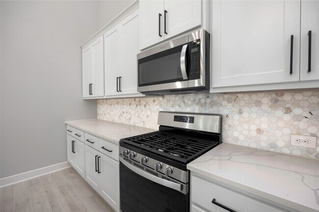 Building Photo - 24130 Elkhorn Gln Ln