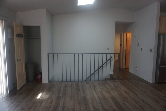 Building Photo - Great House off Brook Forest!