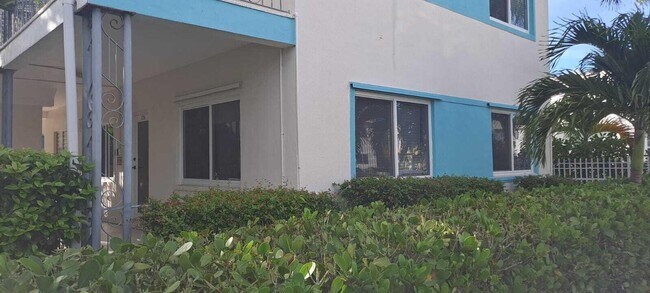 Building Photo - 7300 Byron Ave