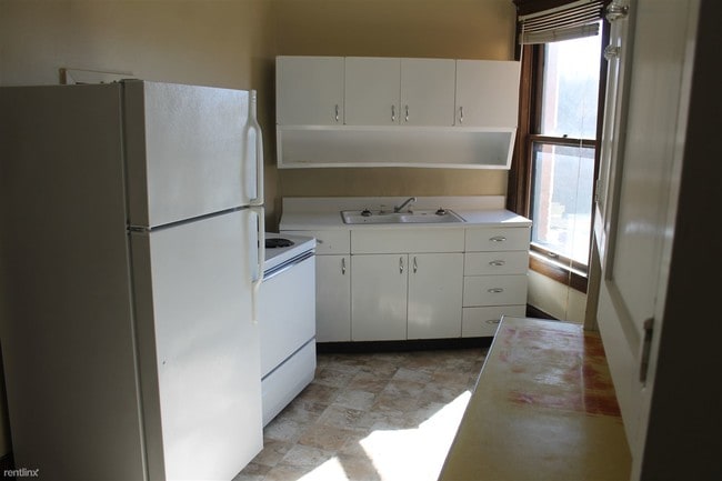 Building Photo - 230 Central Ave S