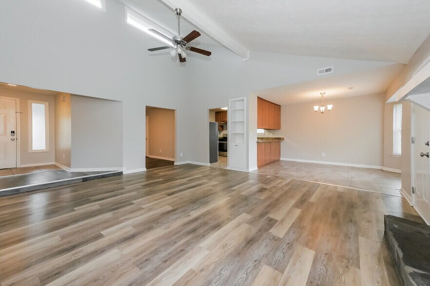 Building Photo - 10838 Starling Trail