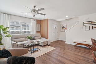 Building Photo - Legends Townhomes