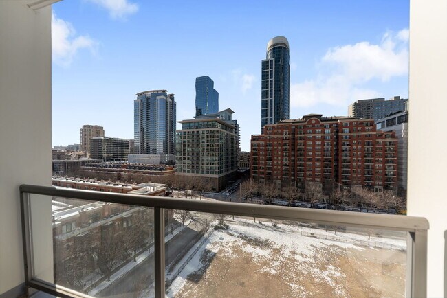 Building Photo - 1235 S Prairie Ave