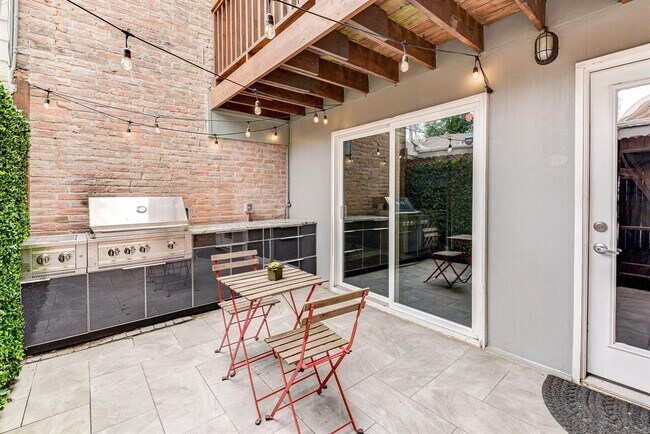 Building Photo - 6306 Riverview Way