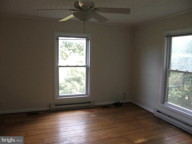 Building Photo - 72 Nutwell Rd