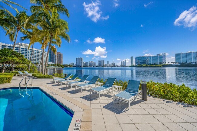 Building Photo - 3245 NE 184th St