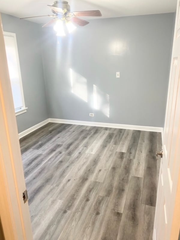 Building Photo - 10324 S Vernon Ave