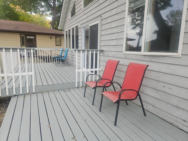 Lakeview patio - 4301 Quaker Trl NE