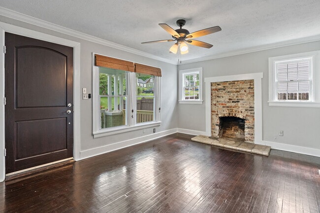 Building Photo - 1012 Cahal Ave