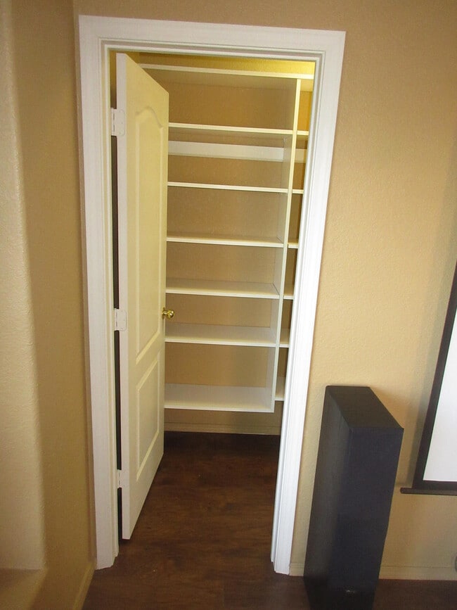 Building Photo - 7320 Desert Eagle Rd NE