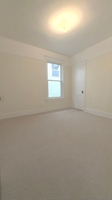 Building Photo - 4511 N Greenview Ave