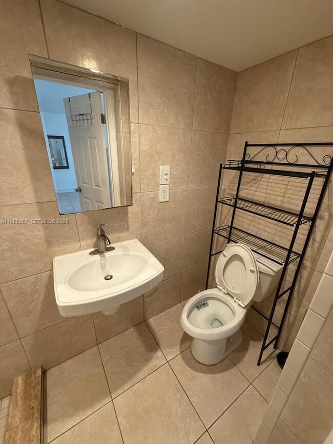 Building Photo - 633 Mokena Dr