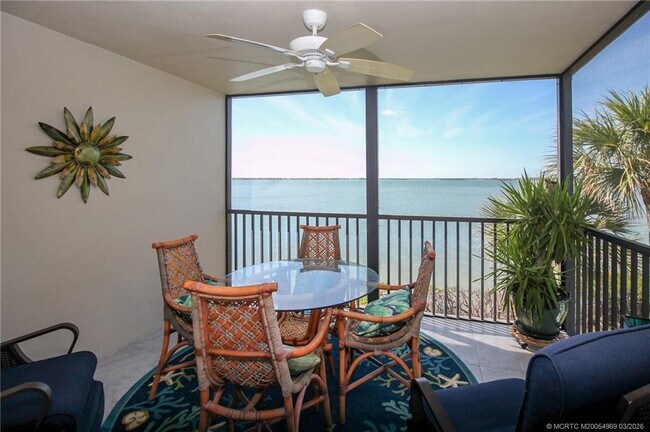 Building Photo - 20 NE Plantation Rd