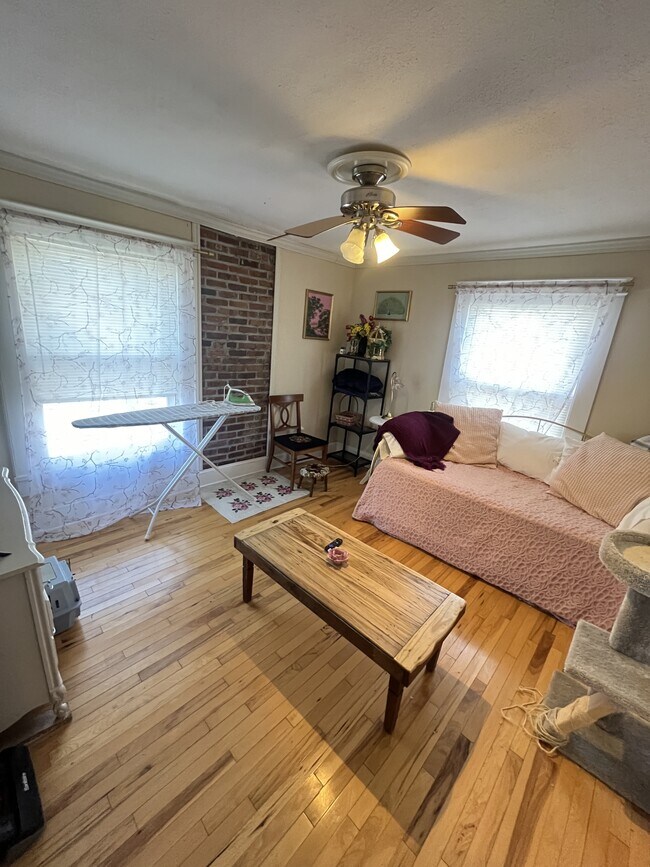 Building Photo - 424 Grover St