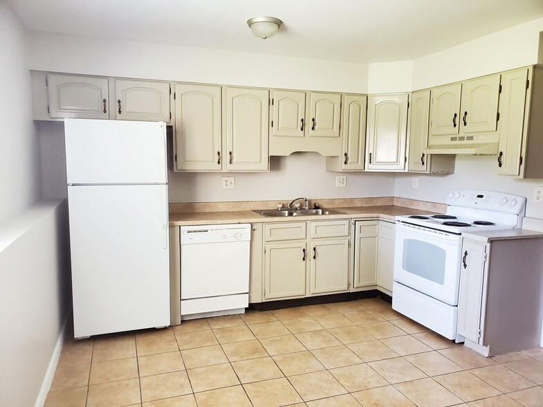 Building Photo - Eastcrest Apartments