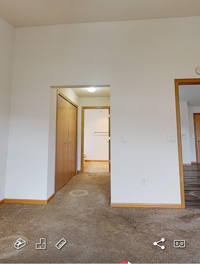 Building Photo - 732 Bear Claw Way