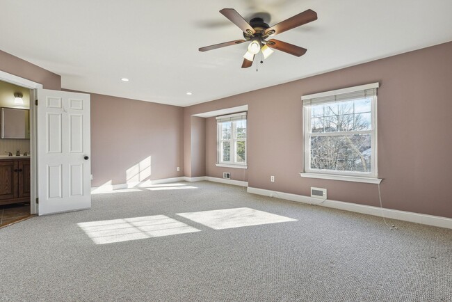 Building Photo - 155 Northfield Rd