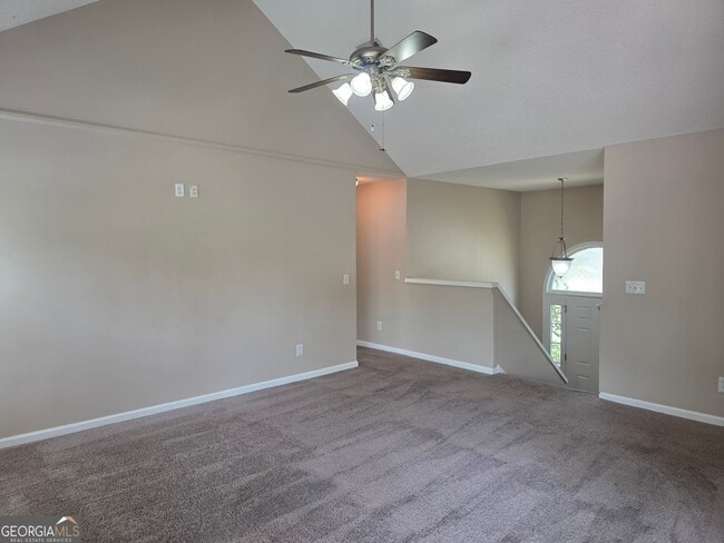 Building Photo - 301 Aspen Arbor