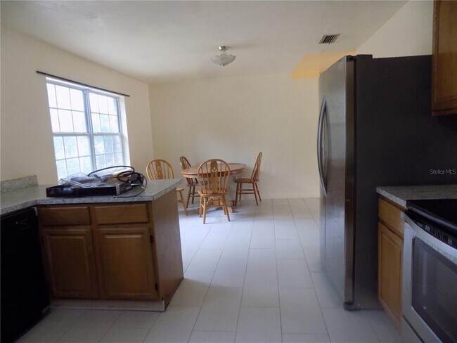 Building Photo - 1724 NW 39th Ave