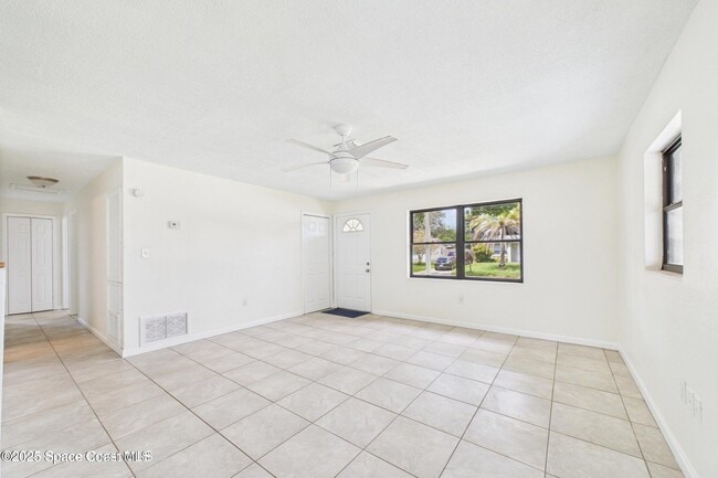 Building Photo - 4339 Plompton Dr