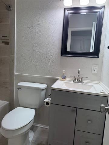 Building Photo - 4211 Spring Brook Dr