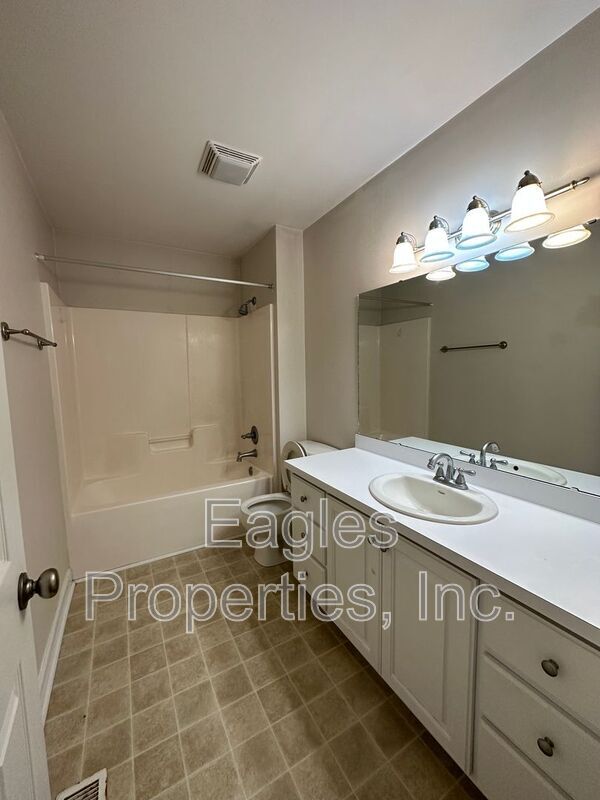 Building Photo - 110 Beatrice Dr