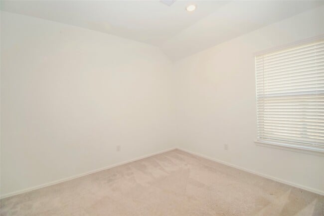 Building Photo - 3735 Rock Ledge Dr