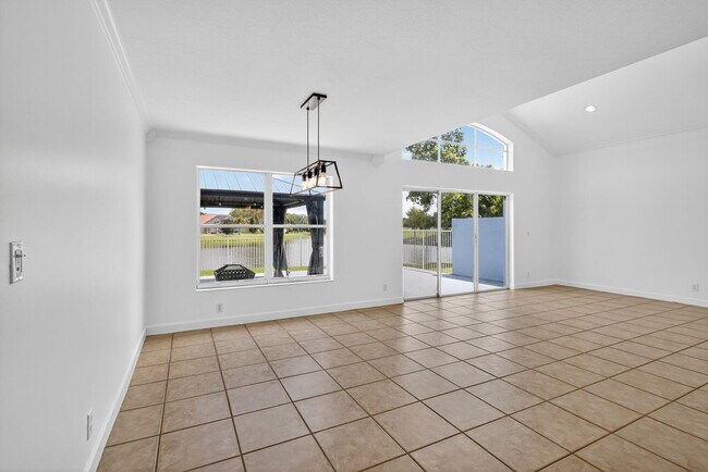 Building Photo - 8225 Pelican Harbour Dr