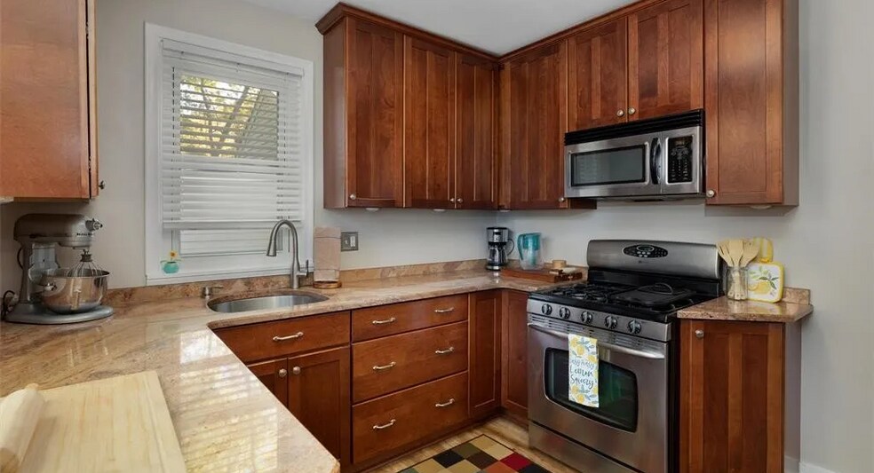 Building Photo - 1793 Channing St