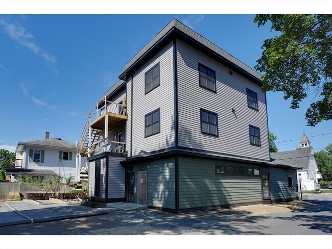 Building Photo - 369 Grant St