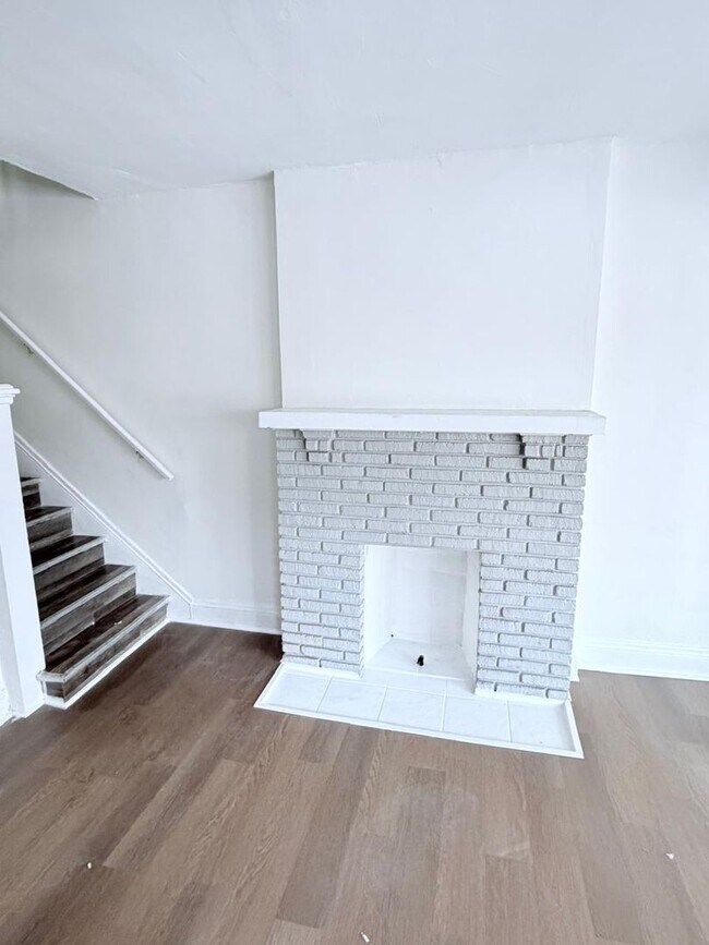 Building Photo - 3242-3242 Sycamore Rd