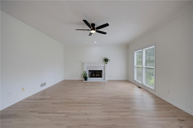 Building Photo - 5795 Dovnick Dr SW