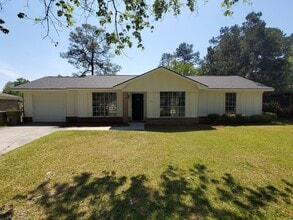 Building Photo - Newly remodeled, 3 bedroom, 2 bath home with large fenced in backyard in the heart of Rincon