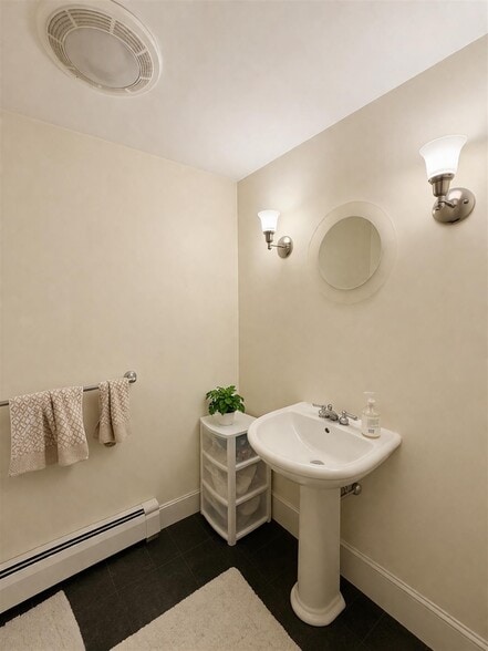 Building Photo - 20 Watson St