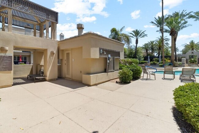 Building Photo - 7272 E Gainey Ranch Rd