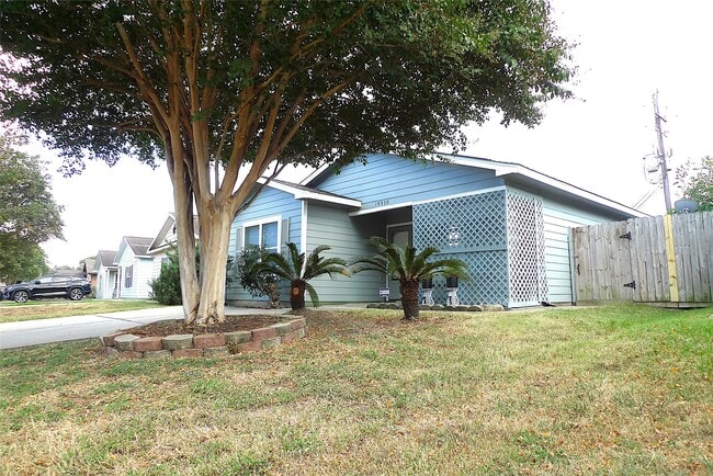 Building Photo - 19939 Great Elms Dr