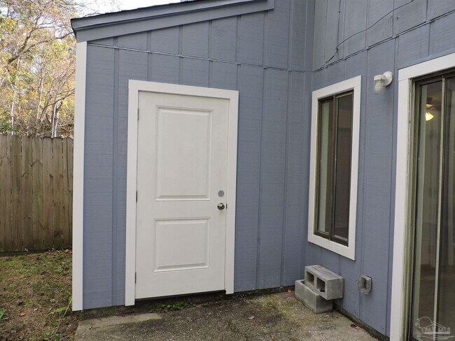 Building Photo - 9725 US-98