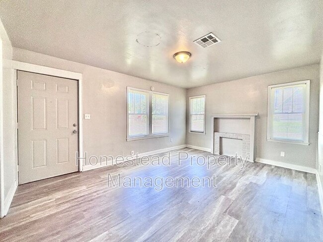 Building Photo - 1200 SW 28th St