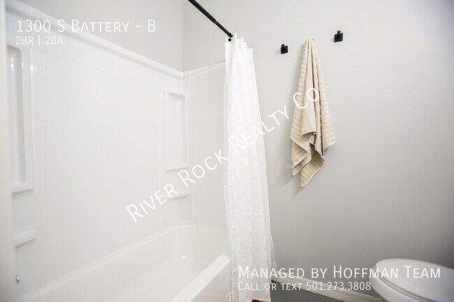 Building Photo - 1300 S Battery St