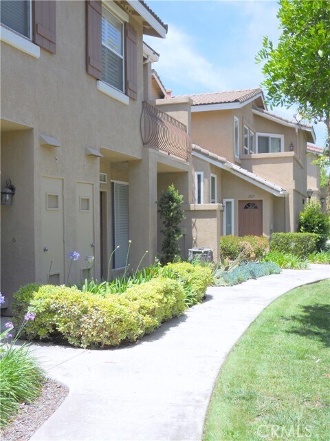 Building Photo - 1121 S Positano Ave