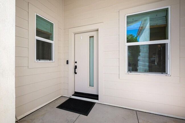 Building Photo - 12613 Sylvanus Dr