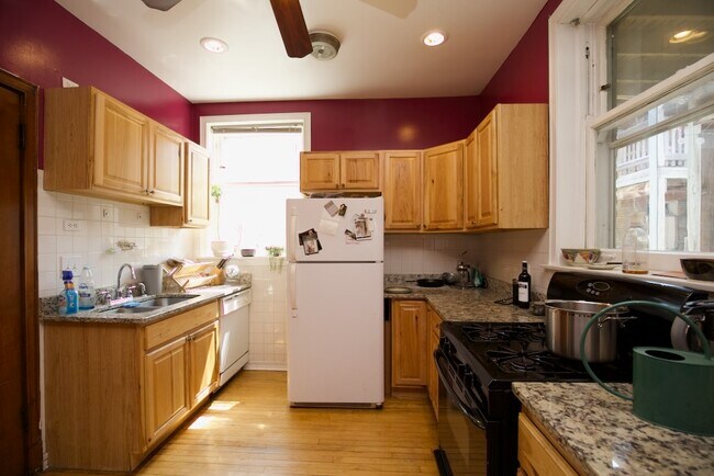 Building Photo - 6308 N Glenwood Ave