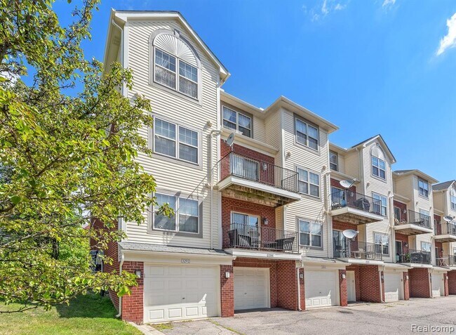 Building Photo - 3292 Newbury Pl