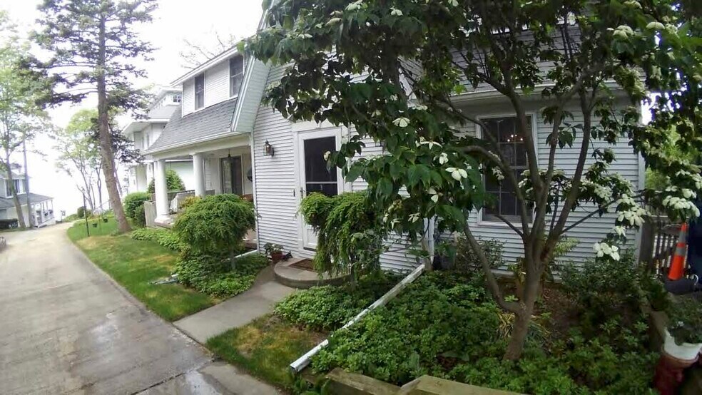 Building Photo - 2425 Waukazoo Trail