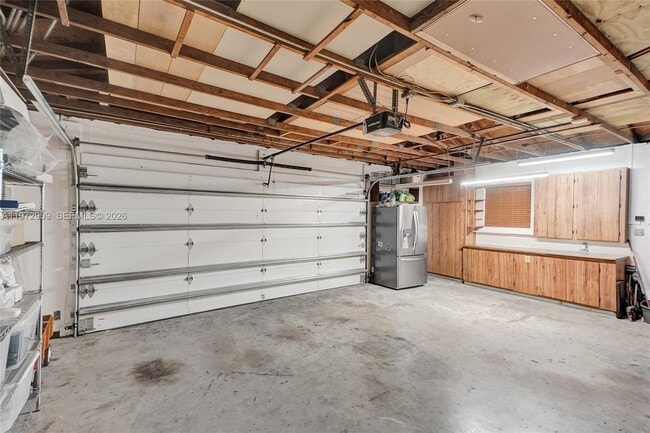 Building Photo - 9901 SW 79th Ave