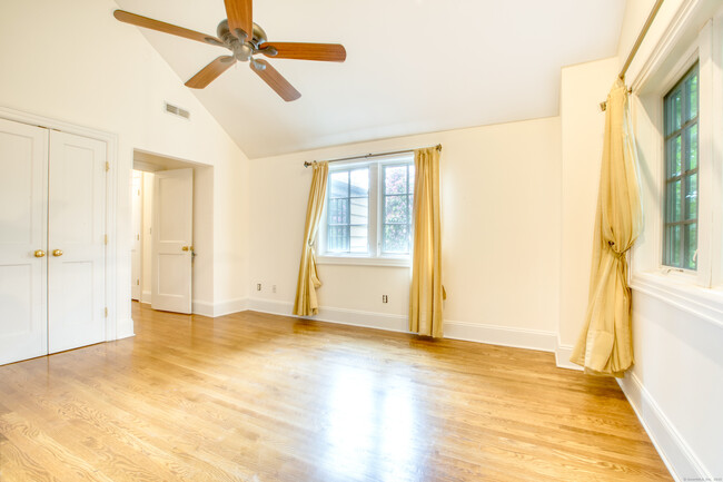 Building Photo - 28 Terrace Ave