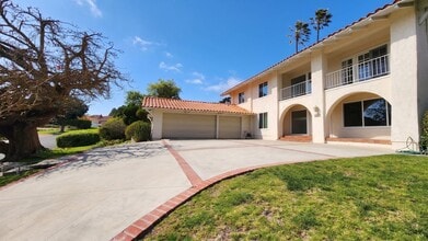 Building Photo - 6327 Sattes Dr